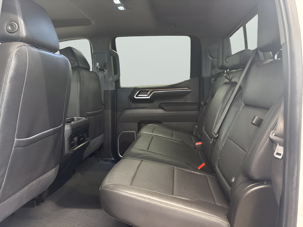 Used 2025 Chevrolet Silverado 1500 RST w/ Convenience Package II AWD/4WD image 16