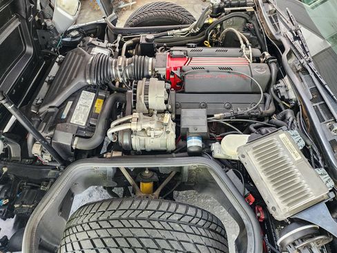 Used 1996 Chevrolet Corvette Coupe RWD image 17