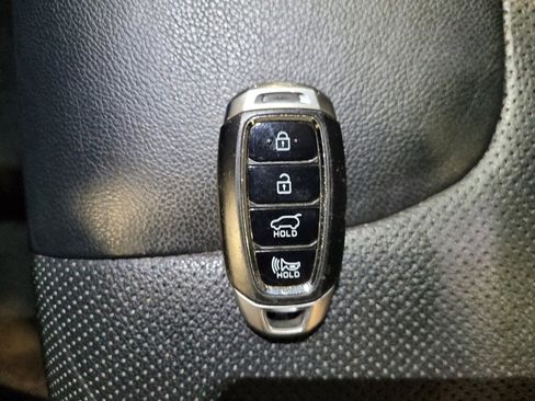 Used 2020 Hyundai Santa Fe Limited w/ Cargo Package image 32