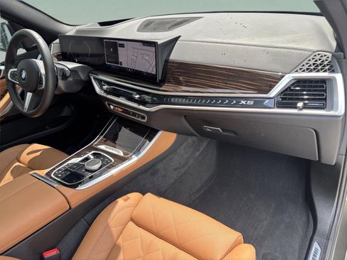 Used 2025 BMW X5 sDrive40i w/ M Sport Package image 26