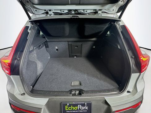 Used 2025 Volvo XC40 B5 Core image 31