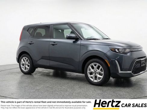 Used 2025 Kia Soul LX w/ LX Technology Package FWD image 1