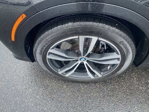 Used 2022 BMW X7 M50i image 10