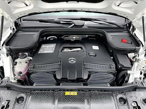 New 2026 Mercedes-Benz GLS 580 4MATIC image 13