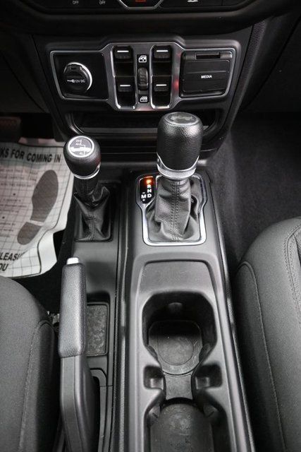 Used 2023 Jeep Wrangler Unlimited Sport AWD/4WD image 15