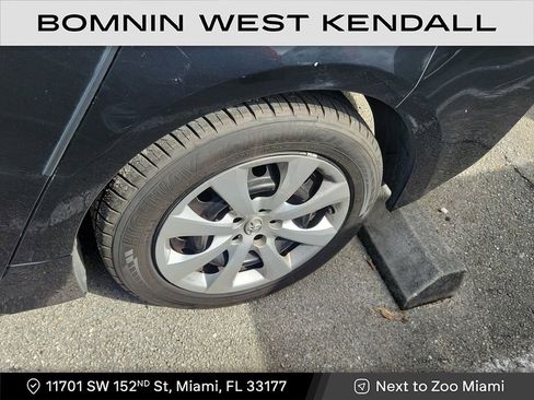 Used 2021 Toyota Corolla LE image 8