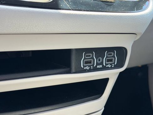 Used 2024 Chrysler Pacifica Touring-L FWD image 22