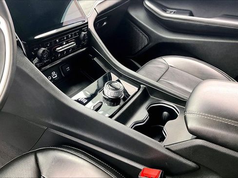 Used 2024 Jeep Grand Cherokee L Limited w/ Luxury Tech Group II image 15