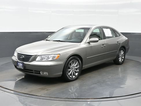 Used 2009 Hyundai Azera Limited w/ Ultimate Navigation Pkg 4 FWD image 2