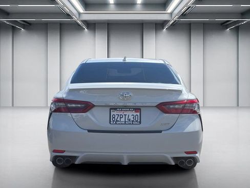 Used 2022 Toyota Camry XSE FWD image 5