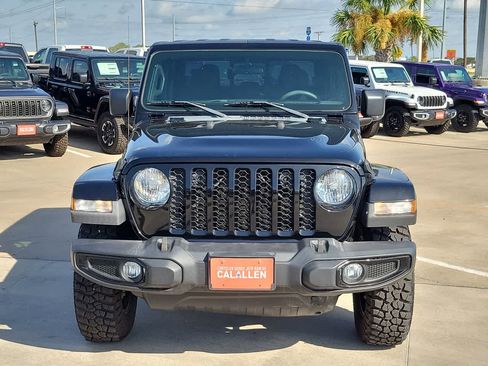 Used 2023 Jeep Gladiator Sport AWD/4WD image 14