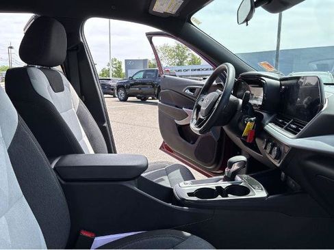 Used 2024 Chevrolet Trax RS w/ Driver Confidence Package FWD image 16