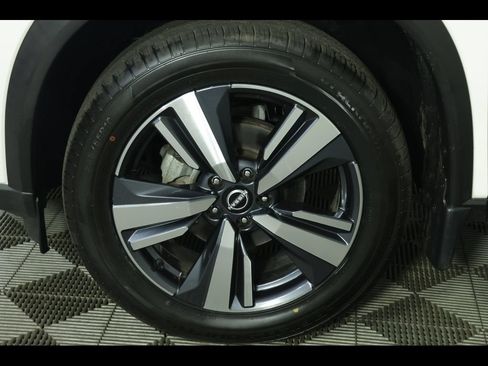 Used 2023 Nissan Rogue Platinum w/ Platinum Premium Package AWD/4WD image 16