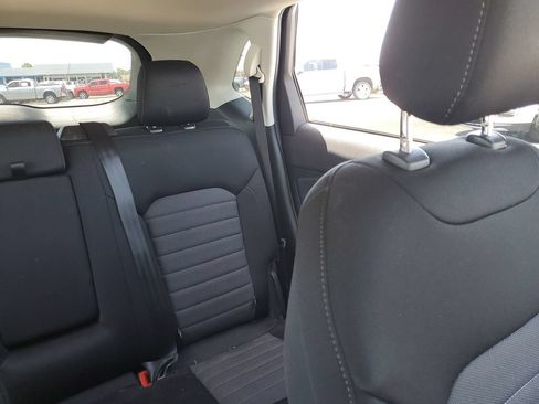 Used 2020 Ford Edge SE FWD image 12