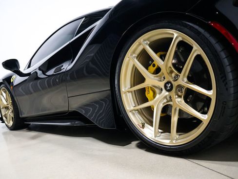 Used 2020 Ferrari 488 Pista image 46