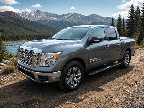 Used 2018 Nissan Titan SV w/ SV Convenience Package AWD/4WD image 1