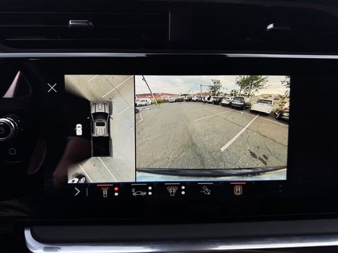 Used 2024 GMC Sierra 2500 Denali Ultimate AWD/4WD image 46