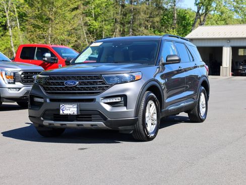 Certified 2023 Ford Explorer XLT w/ Equipment Group 202A AWD/4WD image 1