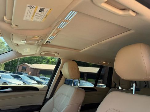 Used 2017 Mercedes-Benz GLS 450 4MATIC image 25