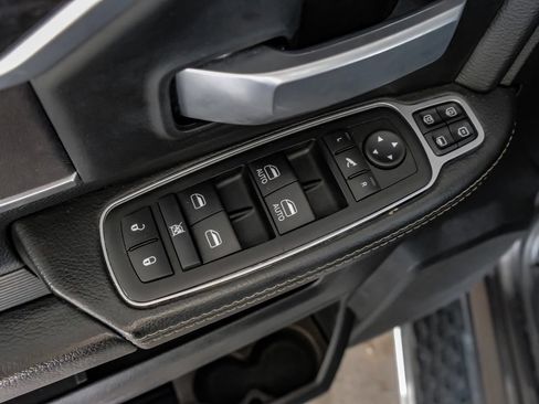 Used 2024 RAM 2500 Big Horn AWD/4WD image 45
