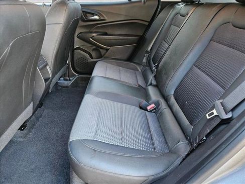 Used 2025 Chevrolet Trax LT FWD image 17