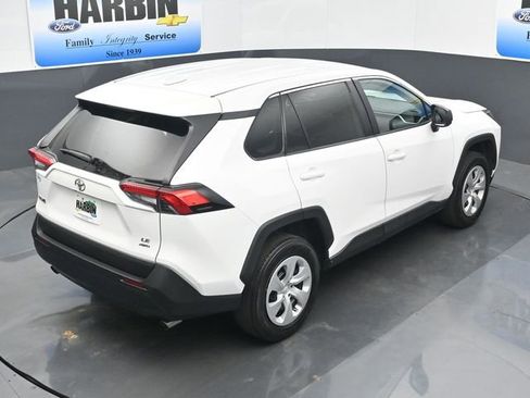Used 2024 Toyota RAV4 LE AWD/4WD image 25