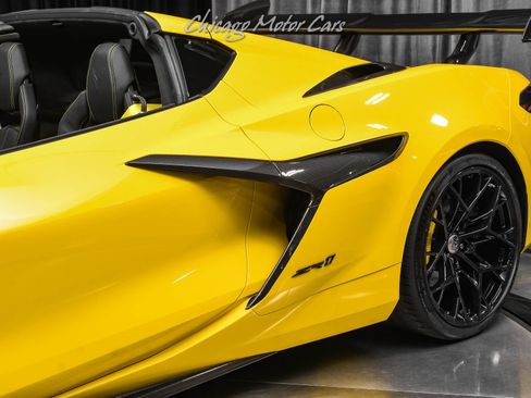 Used 2026 Chevrolet Corvette ZR1 w/ ZR1 Carbon Fiber Aero Package RWD image 37