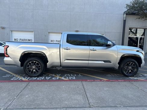 Used 2022 Toyota Tundra Platinum image 9