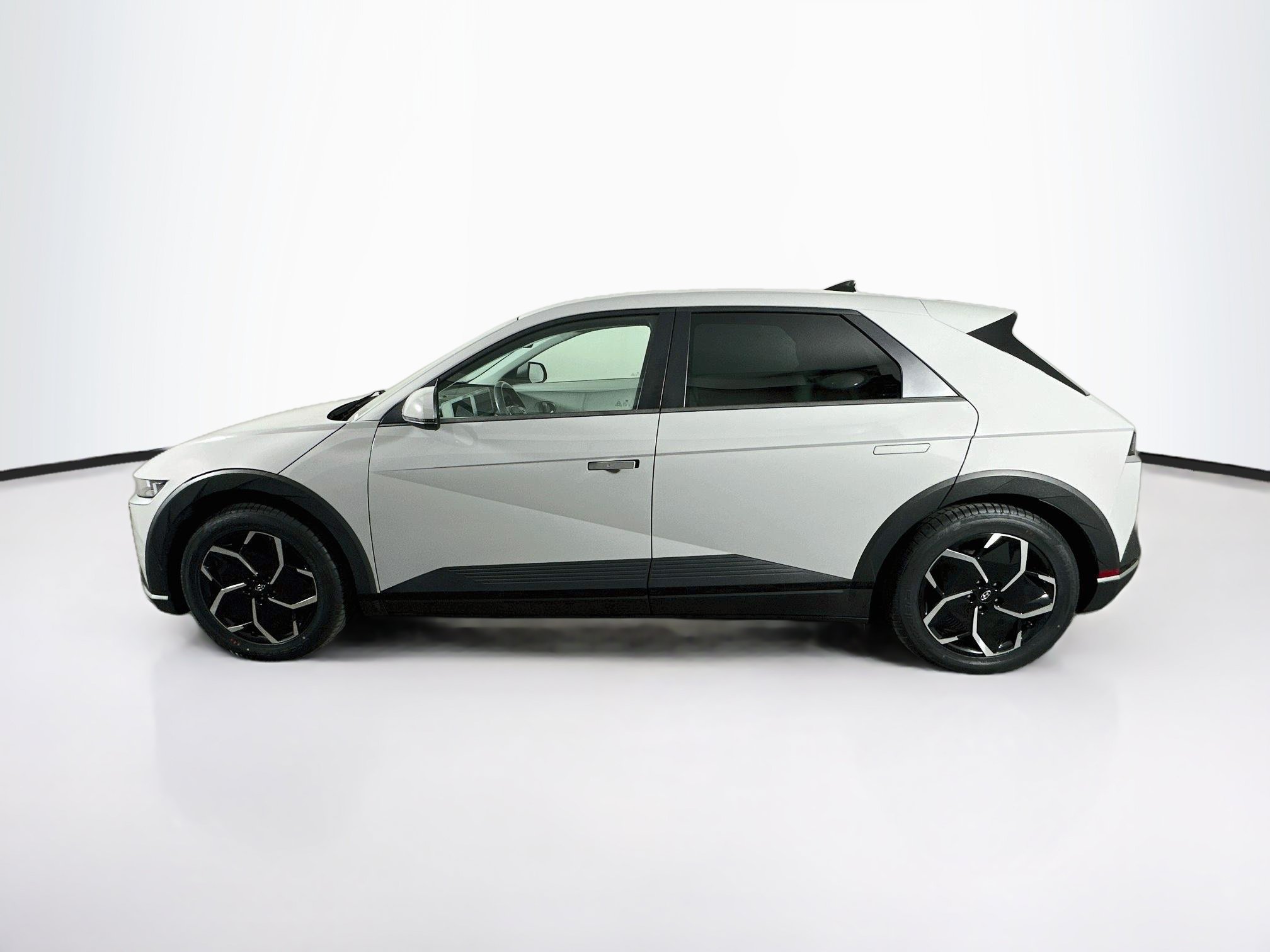 Used 2023 Hyundai Ioniq 5 SEL AWD/4WD image 4