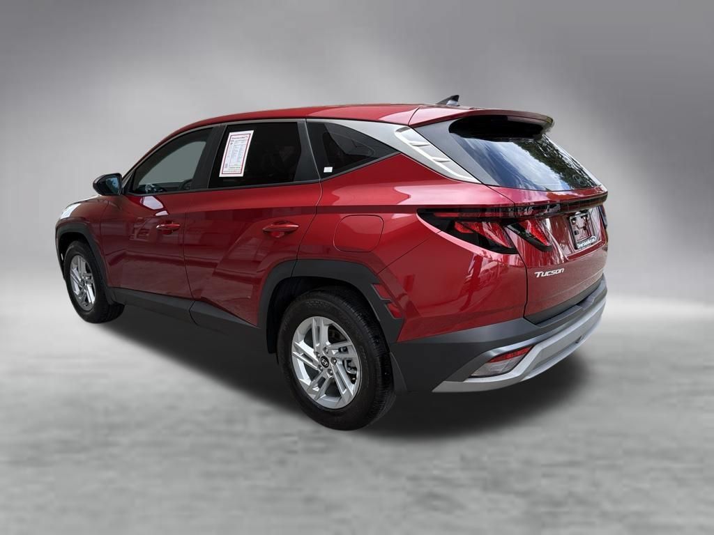 Used 2025 Hyundai Tucson SE FWD image 4