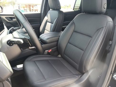 Used 2026 Chevrolet Traverse LT FWD image 10
