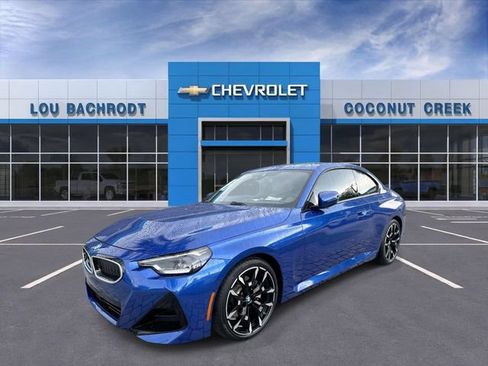 Used 2025 BMW 230i Coupe w/ M Sport Package RWD image 4