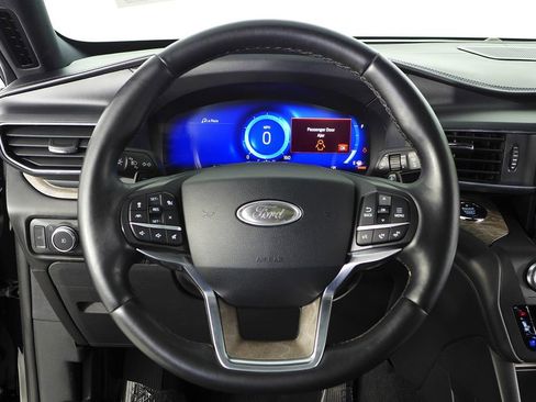 Used 2020 Ford Explorer Platinum w/ Premium Technology Package AWD/4WD image 28