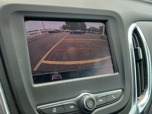 Used 2024 Chevrolet Equinox LT AWD/4WD image 32