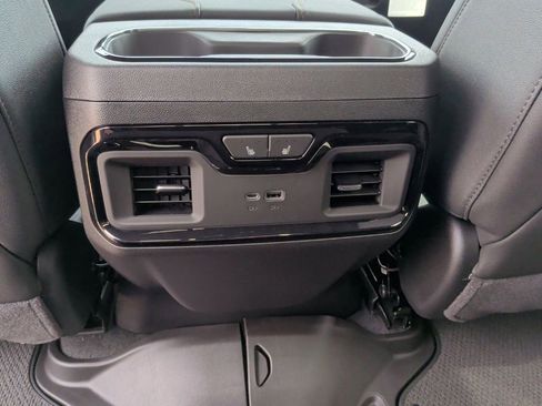 New 2026 GMC Sierra 2500 AT4 w/ AT4 Premium Plus Package AWD/4WD image 43