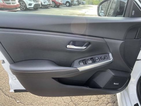 Used 2023 Nissan Sentra SR w/ SR Premium Package FWD image 13