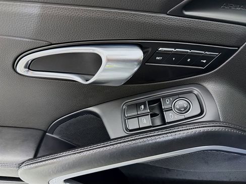Used 2017 Porsche 911 Carrera image 18