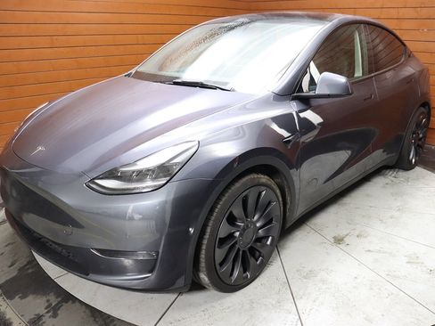 Used 2022 Tesla Model Y Performance image 8