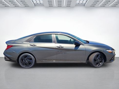 New 2026 Hyundai Elantra SEL Sport Premium FWD image 3