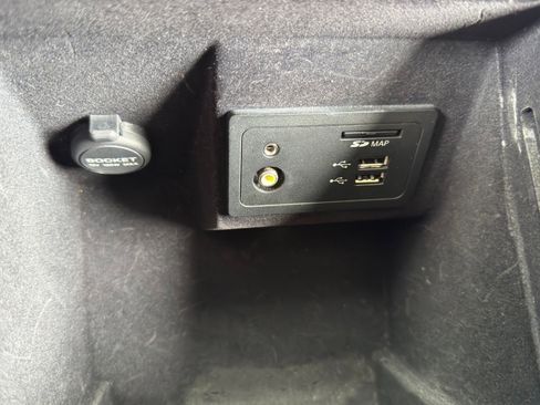 Used 2019 INFINITI Q70 Luxe RWD image 33