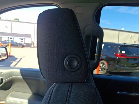 Used 2021 GMC Sierra 1500 Elevation image 17