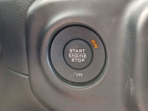 Used 2020 Jeep Wrangler Unlimited Sahara AWD/4WD image 32