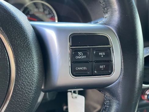 Used 2017 Jeep Wrangler Unlimited Rubicon image 27