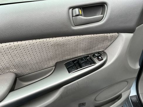 Used 2010 Toyota Sienna LE image 17