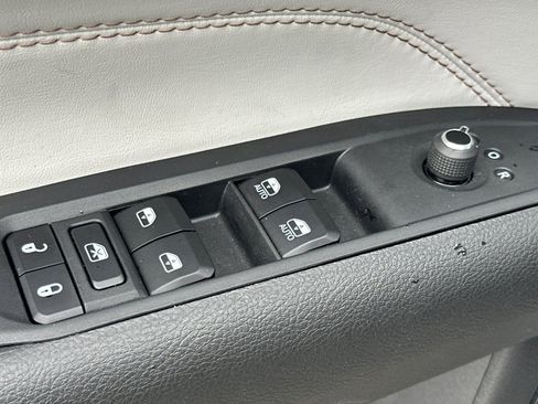 Used 2025 Jeep Compass Limited AWD/4WD image 13