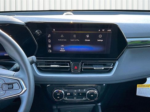 Used 2024 Chevrolet TrailBlazer LT w/ Convenience Package image 3