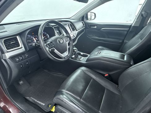 Used 2019 Toyota Highlander Limited image 12