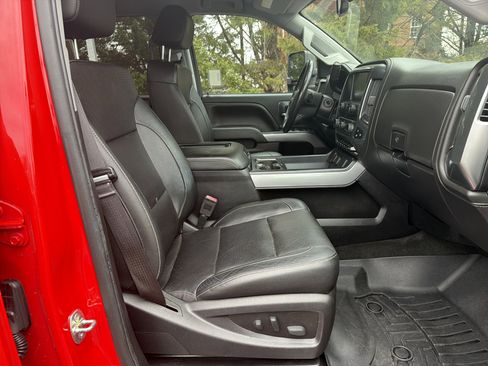 Used 2017 Chevrolet Silverado 2500 LTZ w/ LTZ Plus Package image 32