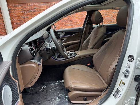 Certified 2019 Mercedes-Benz E 300 4MATIC image 23