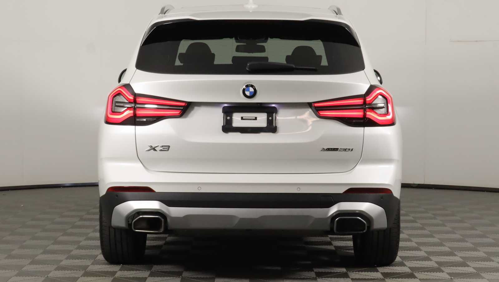 Used 2023 BMW X3 xDrive30i w/ Premium Package AWD/4WD image 5